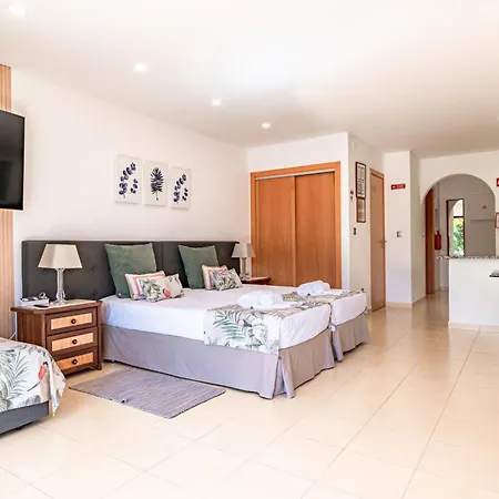 Seacoast Retreat With Pool And Access By Drago Appartement *