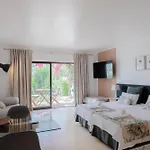 Apartment Seacoast Retreat With Pool And Access By Drago Albufeira