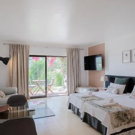 Apartment Seacoast Retreat With Pool And Access By Drago Albufeira