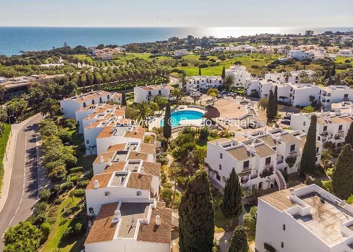 Lägenhet Seacoast Retreat With Pool And Access By Drago Albufeira