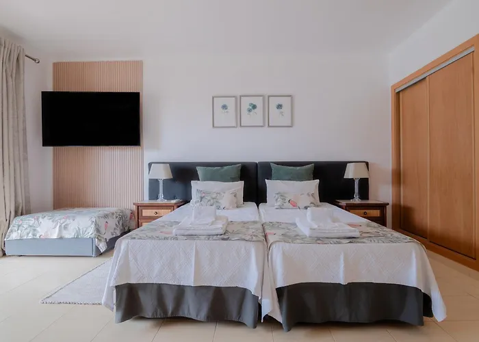 Seacoast Retreat With Pool And Access By Drago * Albufeira