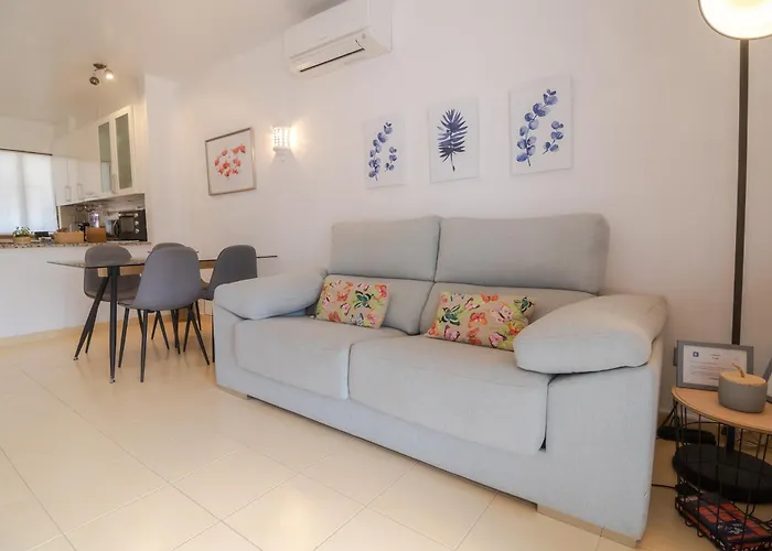 Seacoast Retreat With Pool And Access By Drago Apartment Albufeira