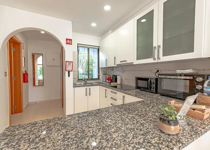 Apartamento Seacoast Retreat With Pool And Access By Drago Albufeira