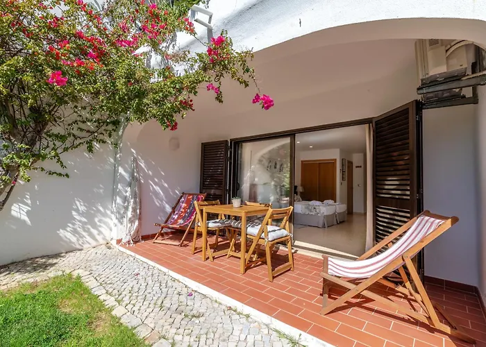 Apartamento Seacoast Retreat With Pool And Access By Drago