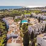 Апартаменты Seacoast Retreat With Pool And Access By Drago Албуфейра
