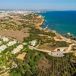 Апартаменты Seacoast Retreat With Pool And Access By Drago *