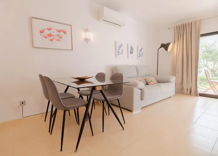 Seacoast Retreat With Pool And Access By Drago