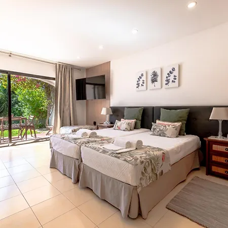 Lägenhet Seacoast Retreat With Pool And Access By Drago Albufeira