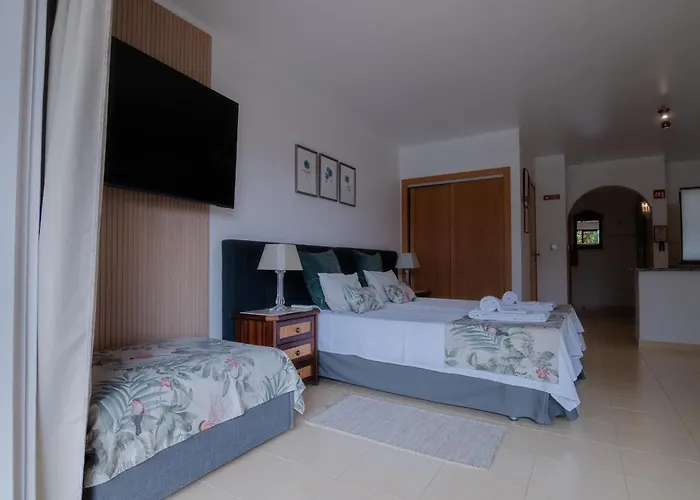 Seacoast Retreat With Pool And Access By Drago Αλμπουφέιρα